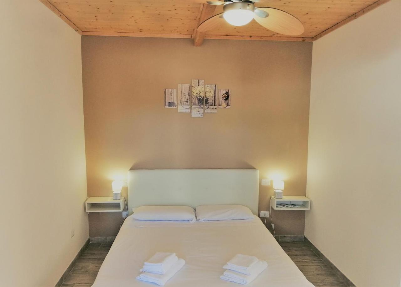 Albachiara Guest House Ф'юмічіно Екстер'єр фото