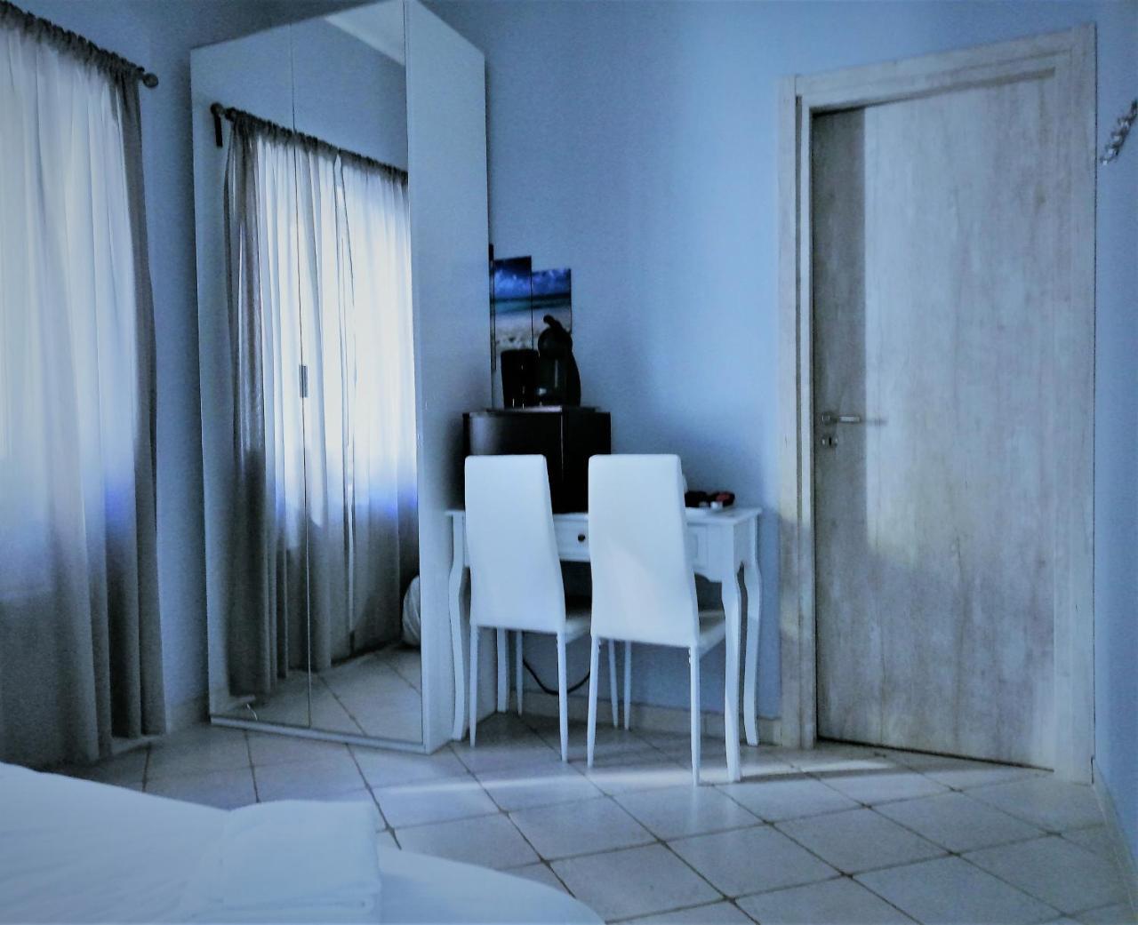 Albachiara Guest House Ф'юмічіно Екстер'єр фото