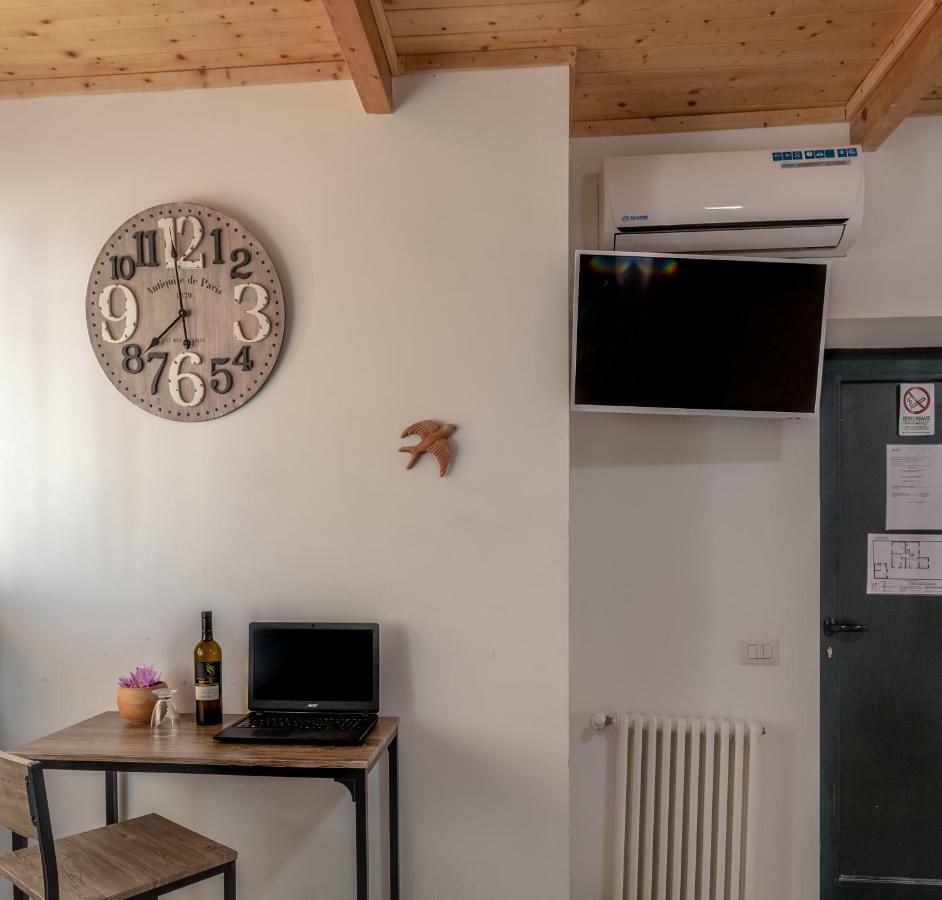 Albachiara Guest House Ф'юмічіно Екстер'єр фото